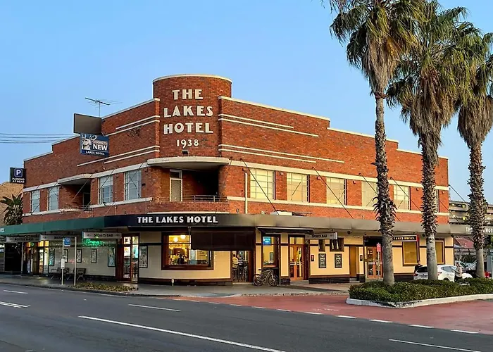 The Lakes Hotel, Rosebery Sydney